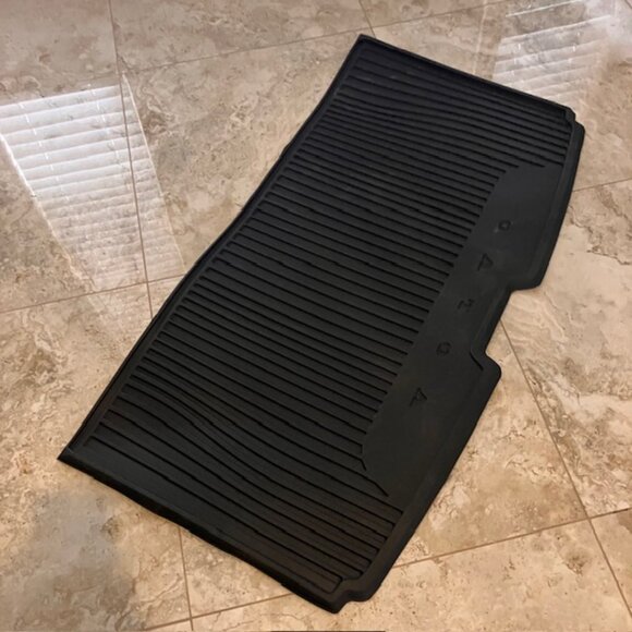 Volvo XC90 Trunk Mat Molded Plastic Charcoal - Picture 2 of 5